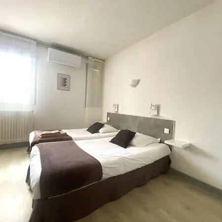 Hotel De 2*