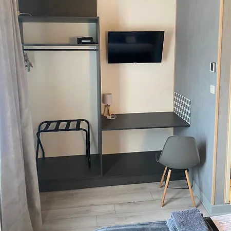 De Otel 2*