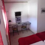 Hotel De 2*