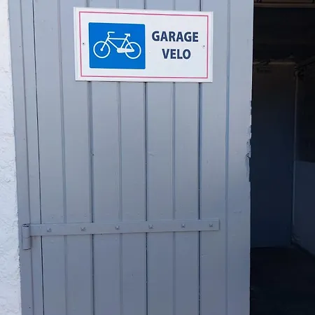 De Szálloda 2*
